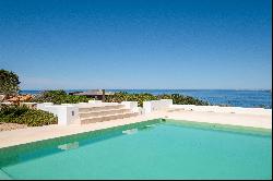 Villa on the first line with sea views and tourist license in Caló d'en Real