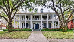 Landmark Southern Traditional in Highland Park