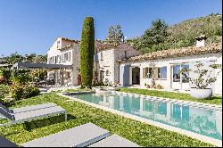 Mediterranean Escape: Villa in Vence, 5 Bedrooms, with Pool and Sea View