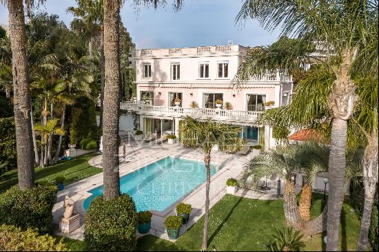 Historic residence on the west side with sea and port views