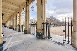 Unique in Paris, overlooking the gardens of the Palais Royal