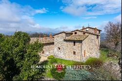 Umbria - HISTORIC COUNTRY HOUSE WITH PANORAMIC VIEWS OF TODI FOR SALE