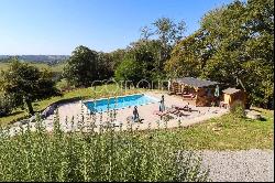 SALIES DE BEARN - A SPACIOUS PROPERTY IN EXTENSIVE GROUNDS