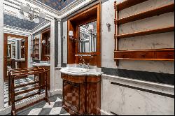 One-of-a-kind apartment in Via Borgonuovo