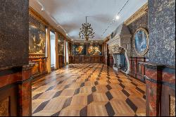 One-of-a-kind apartment in Via Borgonuovo