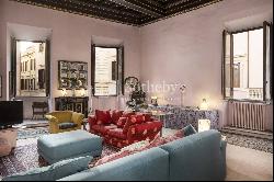 Apartment in noble palace in Piazza Campitelli