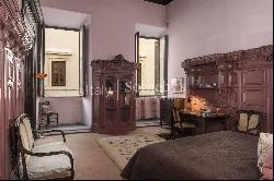 Apartment in noble palace in Piazza Campitelli