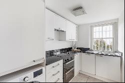Charming and bright 3-bedroom Knightsbridge apartment