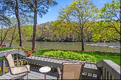 Amazing Waterfront Townhome on the Chattahoochee River