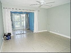 215 Manatee Lane #Apt B(E), Fort Pierce FL 34982