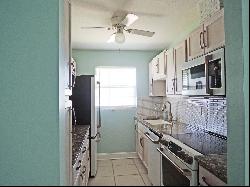 215 Manatee Lane #Apt B(E), Fort Pierce FL 34982