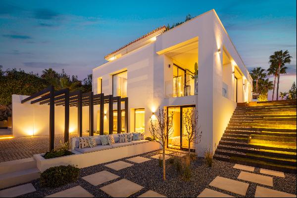 Opulent villa in the Golf Valley, Nueva Andalucia