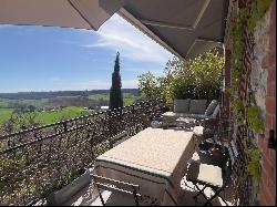 Lovely house with views of the Pyrenees