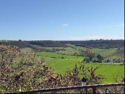 Lovely house with views of the Pyrenees