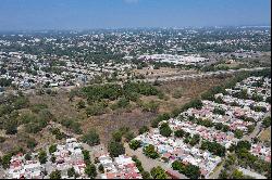 Land on the road to Colima - Manzanillo.