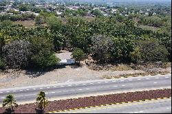 Land on the road to Colima - Manzanillo.