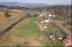 Churchville Farmhouse c. 1888 on 4.588 acres