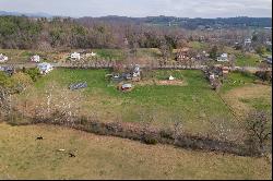 Churchville Farmhouse c. 1888 on 4.588 acres