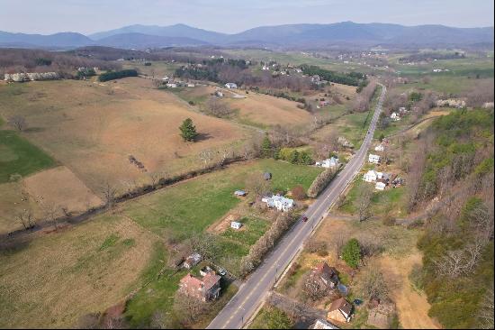 Churchville Farmhouse c. 1888 on 4.588 acres