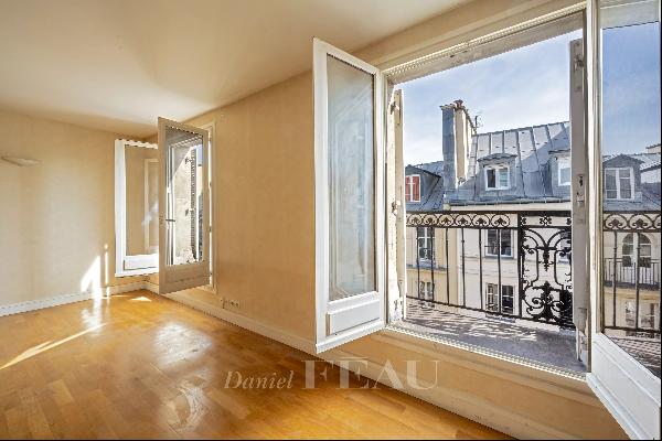 Paris 1st District – A 2-bed apartment with a balcony