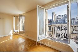 Paris 1st District – A 2-bed apartment with a balcony