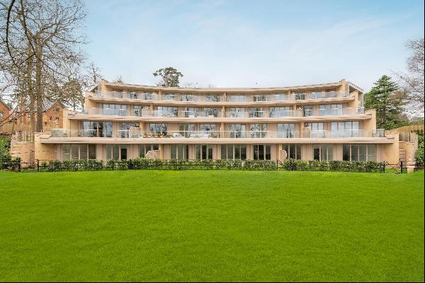 A stunning three double bedroom penthouse apartment enjoying parkland views in the exclusi