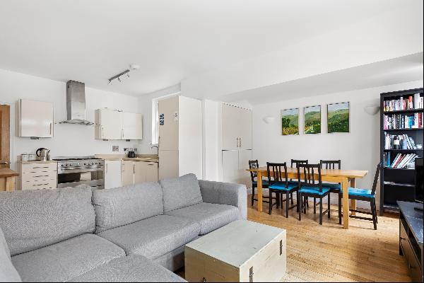 A fantastic two double bedroom garden flat with garden studio and side access.