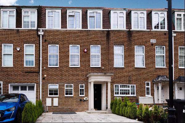 An outstanding, recently refurbished five bedroom terraced house (2,628 sq ft / 244 sq m) 