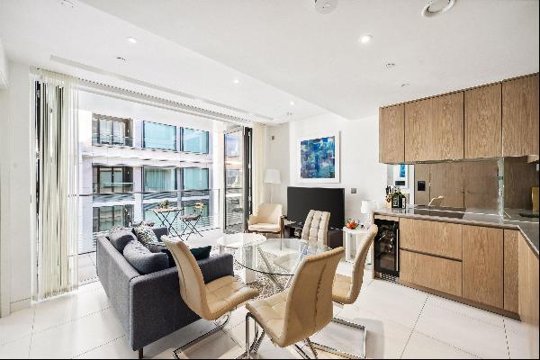 Modern one bedroom apartment available to rent in Sugar Quay, EC3R.