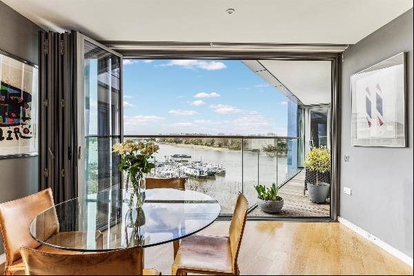 A bright and airy two double bedroom apartment boasting incredible views of the River Tham