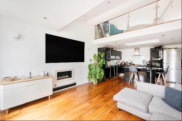 Well presented two bedroom conversion apartment with flexible mezzanine space