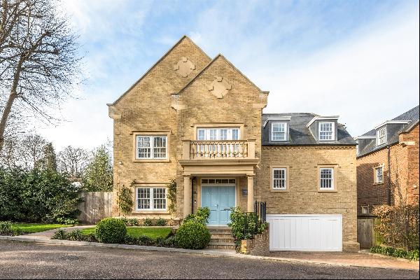 An impressive town house for sale in central Sevenoaks.