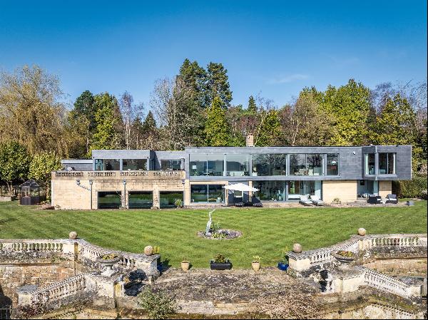 An outstanding contemporary designed house in one of Tunbridge Wells’ most prestigious loc