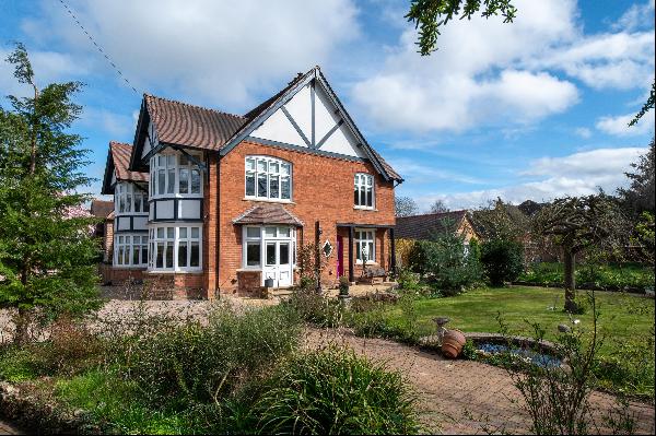 A beautifully refurbished family home within 5 minutes’ walk of Stratford-upon-Avon town c