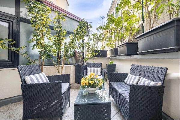 2 bedroom apartment in the centre of Cannes.