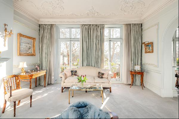5 bedroom lateral apartment with views over Hyde Park, W2.