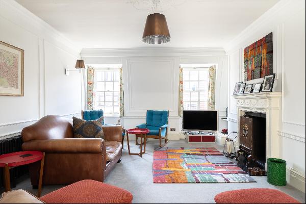 A spacious, top floor apartment in the heart of Marylebone