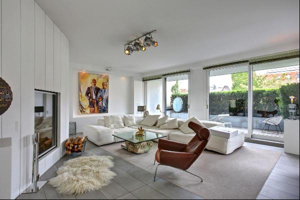 Outstanding 2-bedroom apartment in the middle of the historic core of Berlin.