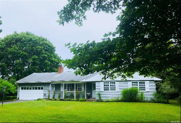 Lovely, sunlight filled ranch in 'Orient by the Sea' community. Stellar vacation location 