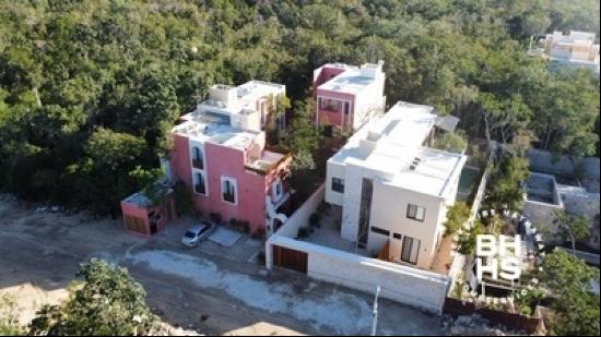 8007 - House for Sale in La Veleta Tulum 3 bedrooms, Tulum 77760