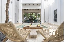 8022 - House for Sale Boutique Villa with 8 bedrooms in Tulum, Tulum 77760