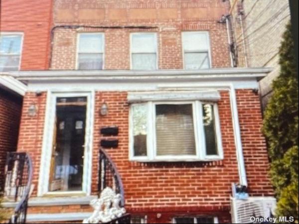 Astoria Legal Two Family Town Home nearby all available now!    Make this your next home o