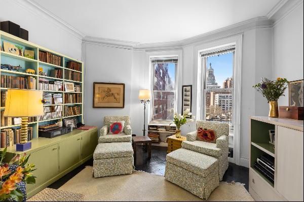 <div>Rarest opportunity to own a nearly 1700 Sq foot 3 bed / 2 bath home on Gramercy Park 