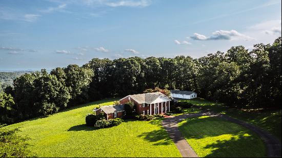 Tranquil Mountain Estate with Equestrian Paradise