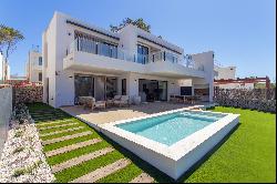 New modern villas, turnkey, near Son Parc Golf Course in Menorca