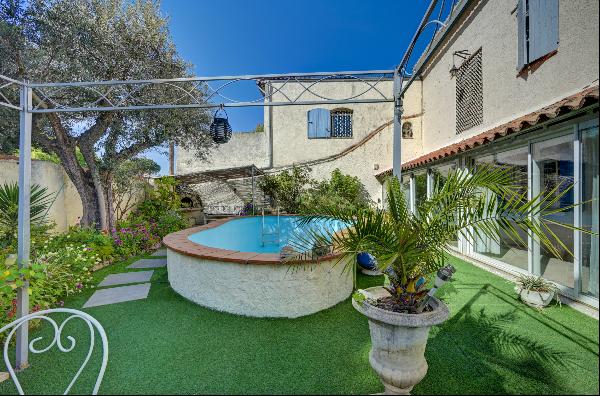 Arles, City center, 4 bedroom house with swimming pool