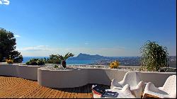 Extraordinary luxury apartment with stunning views in Altea