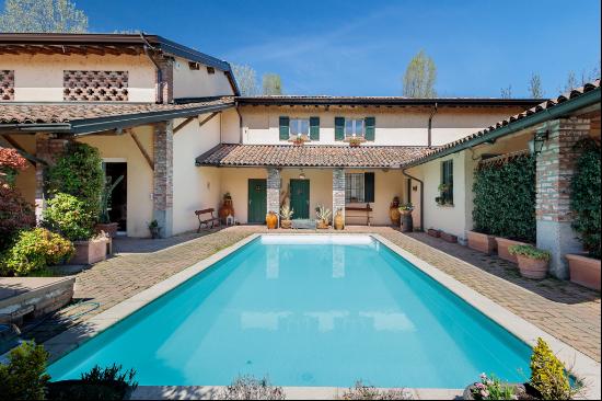 Wonderful farmhouse near Milan