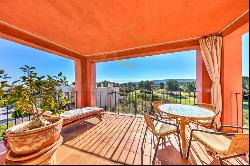 Penthouse in Nova Santa Ponsa in mediterranean complex directly on the golf course