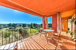 Penthouse in Nova Santa Ponsa in mediterranean complex directly on the golf course